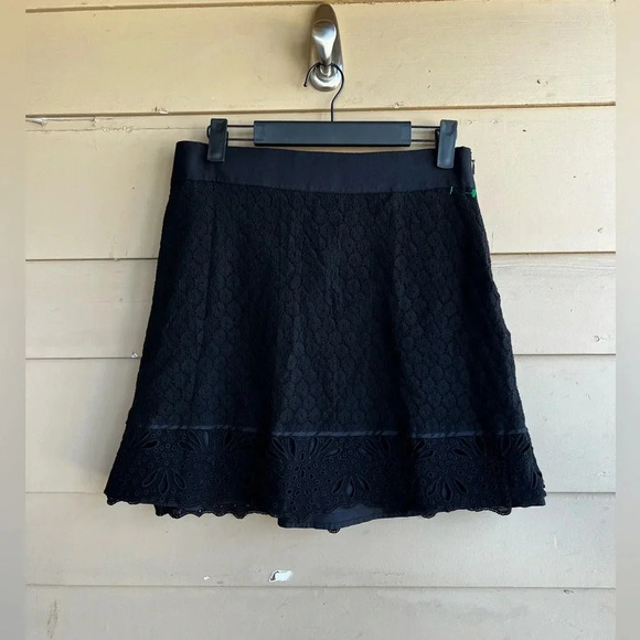 LOFT Black Lace Mini Skirt - Size 6P - Picture 1 of 6
